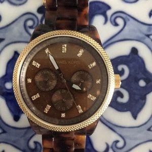 Michael Kors Accessories - Tortoiseshell Michael Kors Watch! Michael Kors Accessories - Tortoiseshell Michael Kors Watch!